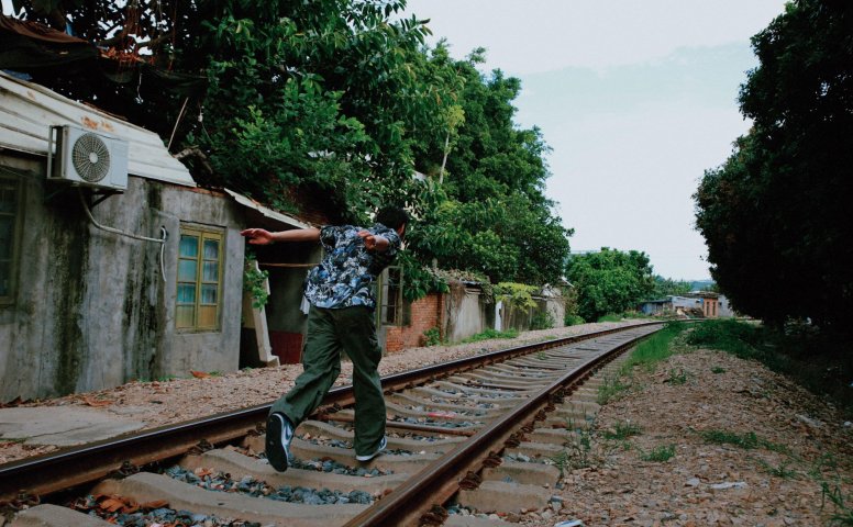 – 《冲破束缚的男孩》[18P]